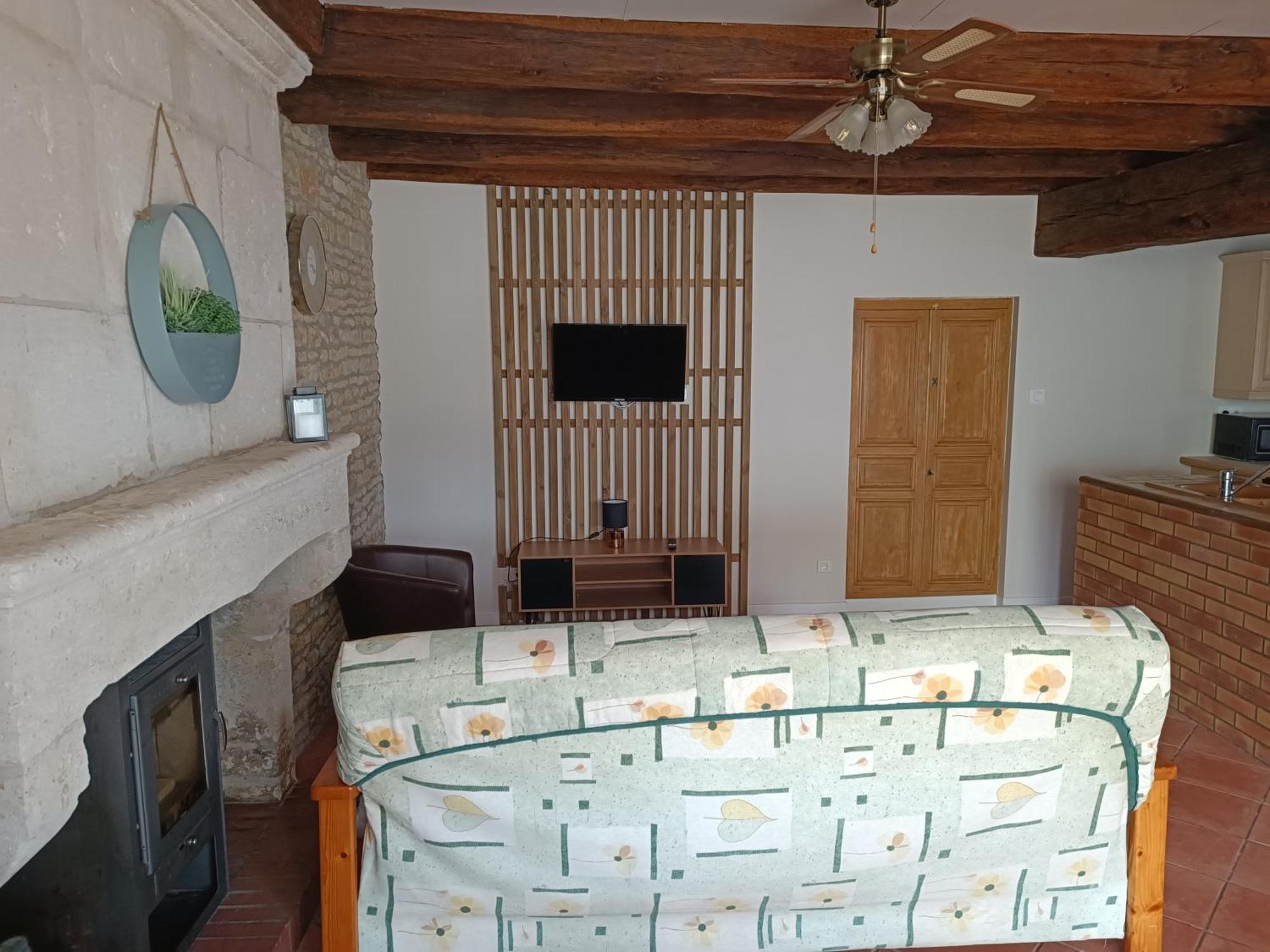 Charmante Maison En Pierres Sainte-Radégonde-des-Noyers Eksteriør billede